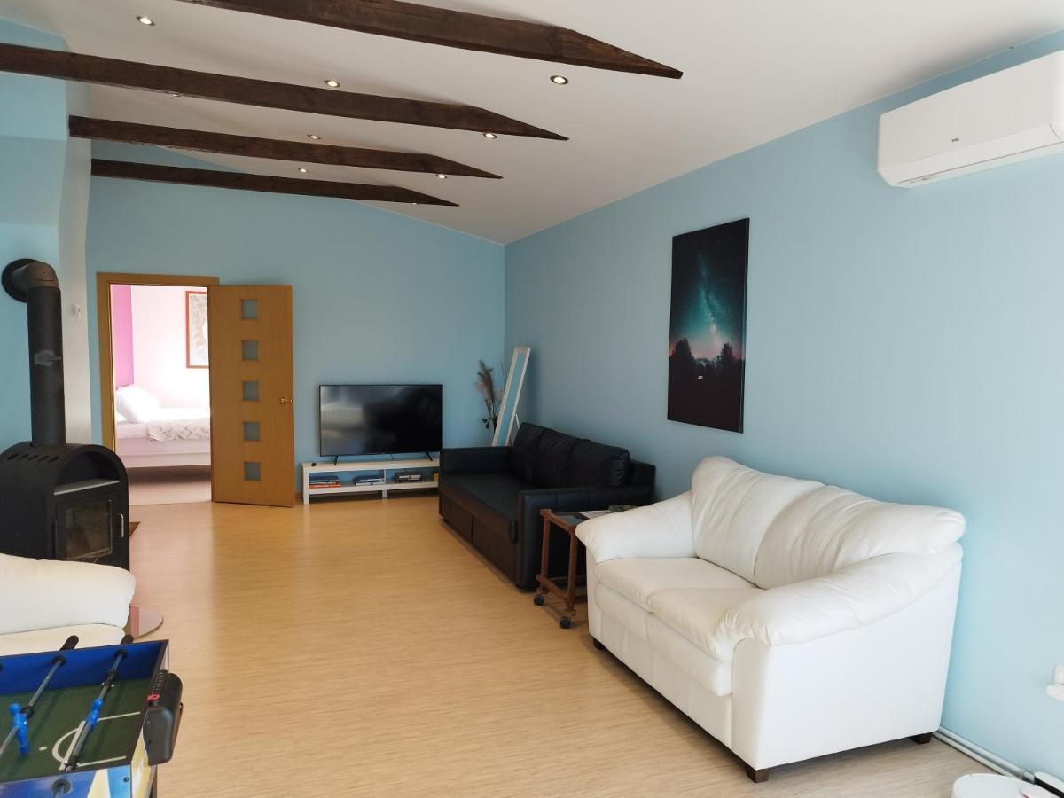 Spacious & Cozy Apartment With Forest View Zapyskis Exterior foto